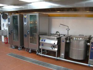 長春回收酒店飯店后廚設(shè)備，餐桌椅回收